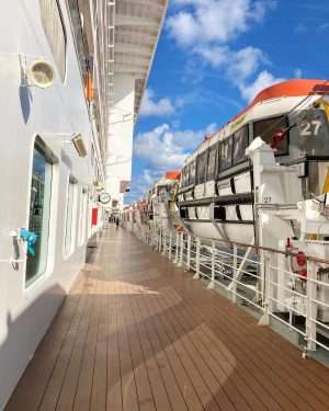 ruise Ship Size Comparison Pros and Cons of Large vs Small - Lucy Williams Global